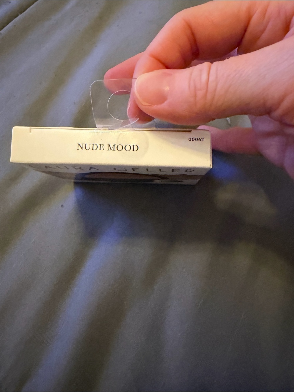 Laura Geller Silky Eyeshadow Stripes - Nude Mood - Picture 3 of 3